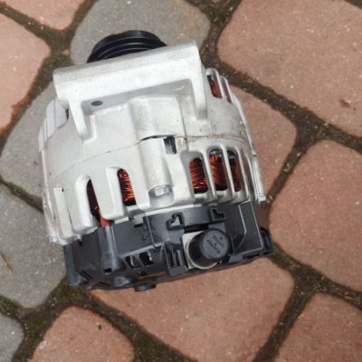 Alternator Opel Astra J IV 4 OPC 13588330