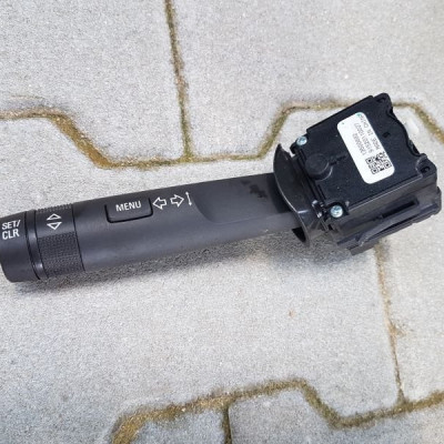 PRZEŁĄCZNIK ŚWIATEŁ WYCIERACZEK INSIGNIA 13500692