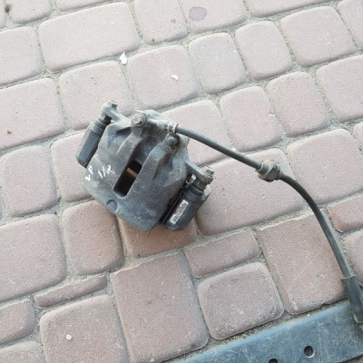 Zacisk przód przedni Opel Insignia 13219198