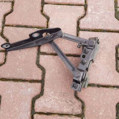 ZAWIAS MASKI PRAWY OPEL INSIGNIA 12841601 RH