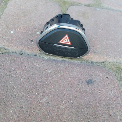 Przycisk świateł awaryjnych Opel Corsa E 13363976
