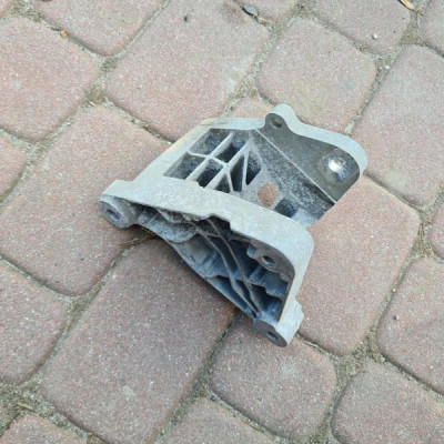 Łapa skrzyni silnika Opel Insignia B 22985107