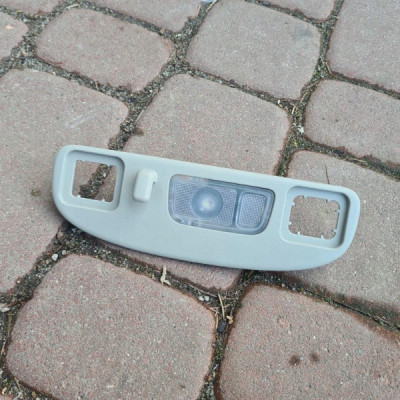 Lampka podsufitki prawa Opel Insignia B 39126060