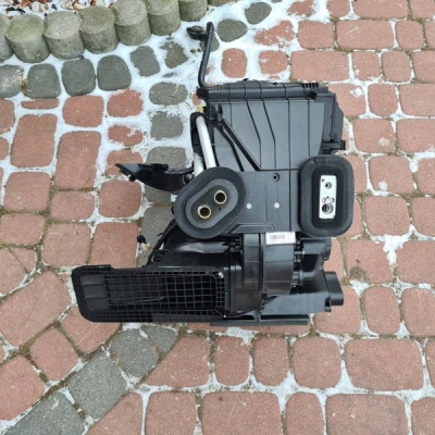 Nagrzewnica EUROPA Renault Clio IV 272700482R