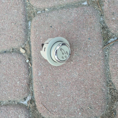 Przełacznik otwierania klapy Opel Insignia B