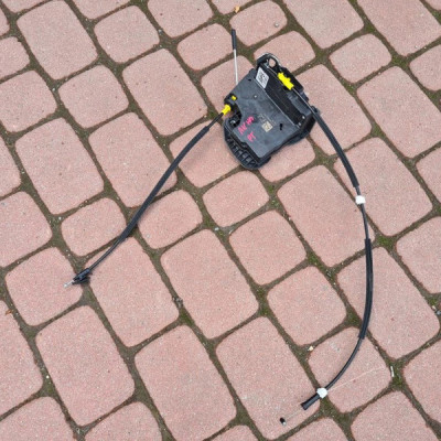 Zamek drzwi tył BP5 prawy Opel Astra K V 13533667