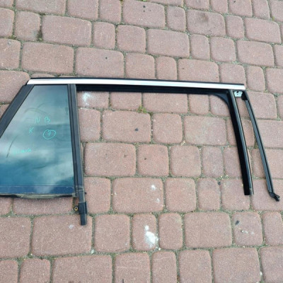 Szyba tył tylna kombi ciemna Opel Insignia B 2017r