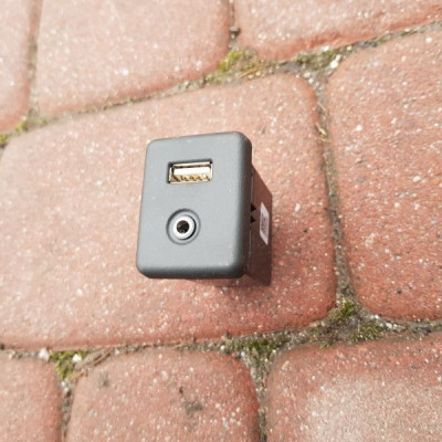AUX USB gniazdo Opel Insignia 13506014