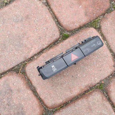 Przełącznik awaryjnych Opel Mokka 95016183