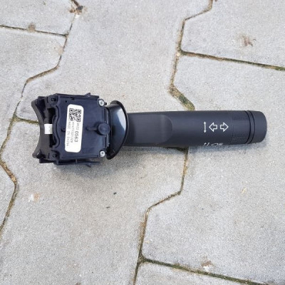 PRZEŁĄCZNIK KIERUNKOWSKAZÓW OPEL INSIGNIA 95220563