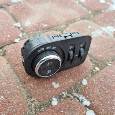 Przełącznik świateł Opel Zafira C 39217377