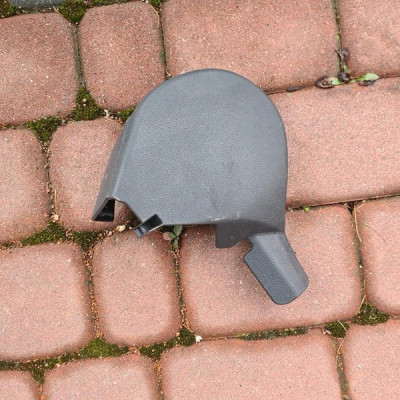 Plastik osłona fotela lewa Opel Corsa D Corsa E 13210992