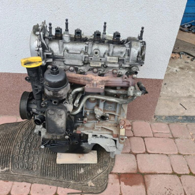 Silnik goły słupek 1.3CDTI Z13DTH Opel Corsa D