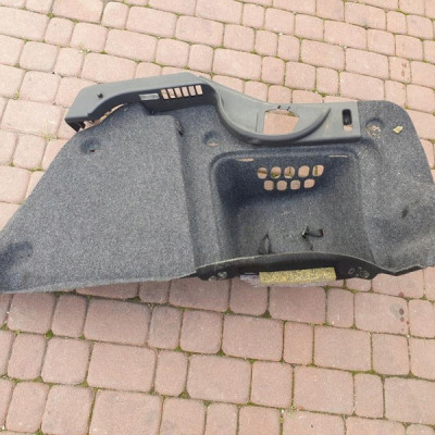 Plastik bagaznika sedan tapicerka Skoda Superb II