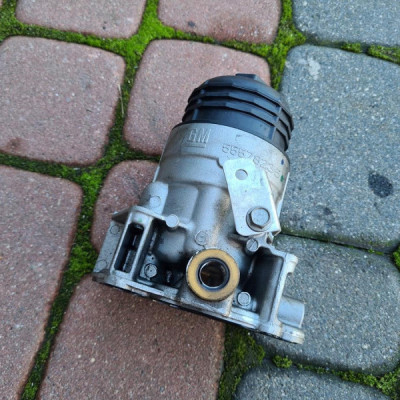 Obudowa podstawa filtra oleju Opel Insignia B