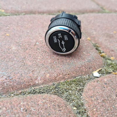 Przełącznik otwierania klapy Opel Insignia B 22939387