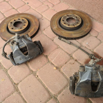 Tarcze zaciski przód BREMBO Opel Corsa E OPC VXR