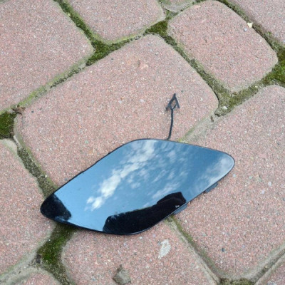 Zaślepka zderzaka przedniego haka Opel Astra K 5 V