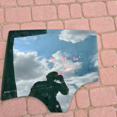 Szyba tył tylna ciemna HB Opel Astra K V 2020r