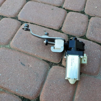 Silniczek regulacji fotela Opel Insignia B 13587026