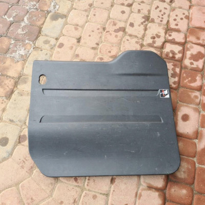 Osłona boczek drzwi Opel Combo D 735482746