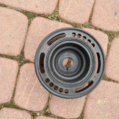 Koło paska wieloklinowego 1.6 Opel Astra J IV