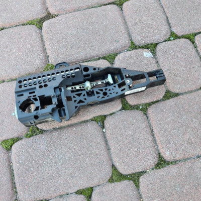 Podstawa klamki przód lewy Renault Captur