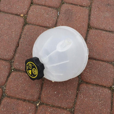 Zbiorniczek wyrównawczy Opel Astra K V LIFT