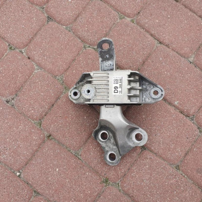 Poduszka łapa silnika D9 1.6T Opel Zafira C