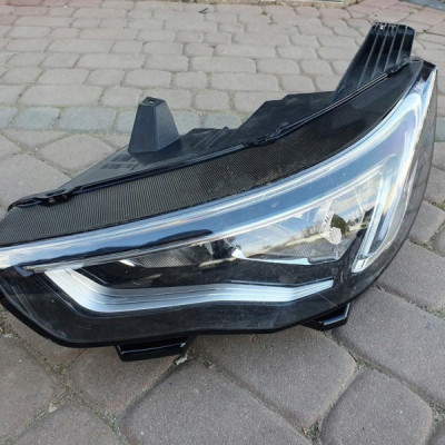 Lampa przód lewa OPEL Grandland X Uszkodzona
