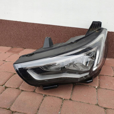 Lampa przód lewa OPEL Grandland X Uszkodzona