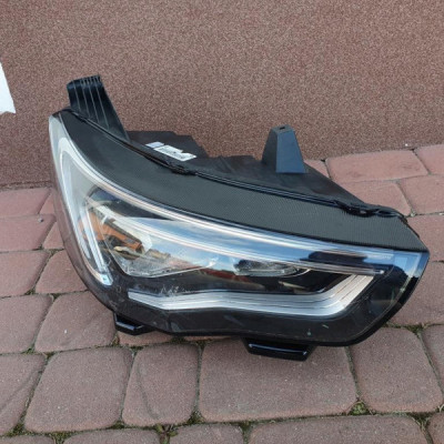 Lampa przód prawa OPEL Grandland X Uszkodzona