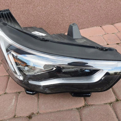 Lampa przód prawa OPEL Grandland X Uszkodzona