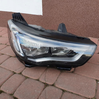 Lampa przód prawa OPEL Grandland X Uszkodzona
