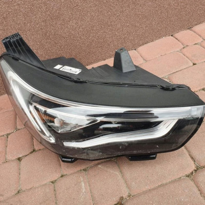 Lampa przód prawa OPEL Grandland X Uszkodzona