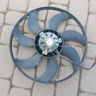 Wentylator silnik Opel Astra J IV 130308114