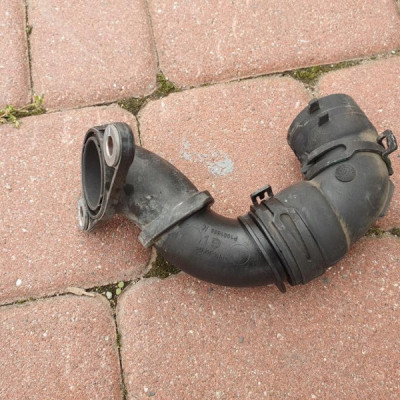 Rura wody kruciec 1.6 DCI Vivaro B Trafic III