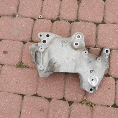 Łapa mocowanie silnika 1.6 DCI Vivaro B Trafic III