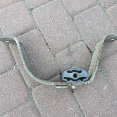 Wieszak katalizatora wydech 2.8T OPC Opel Insignia