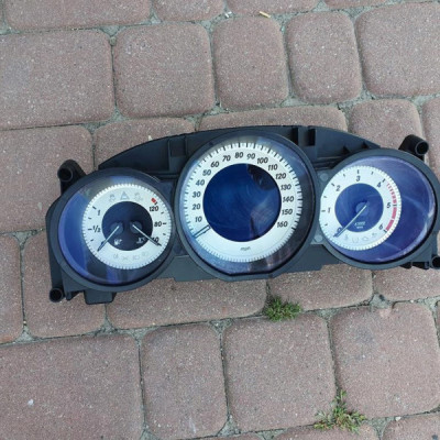 Licznik Angielski Mercedes W218 CLS A2189007004