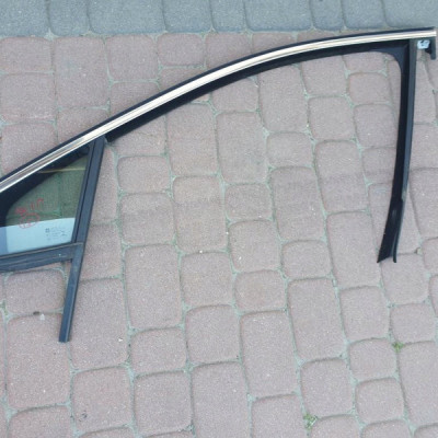 Zgarniacz szyba przód lewa Opel Astra K V 2015r