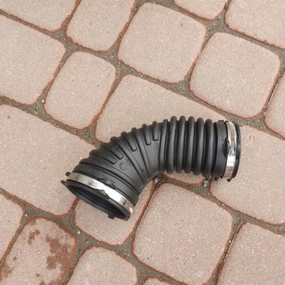 Rura dolot powietrza filtr 1.6T Opel Astra K V 39023330