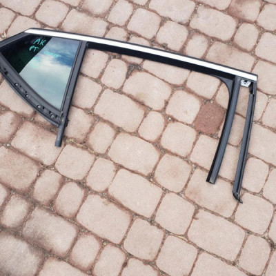 Szyba tył tylna prawa ceimna Opel Astra K V 2017r