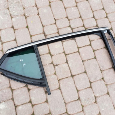 Zgarniacz szyba tył tylna Opel Astra K V 2015r