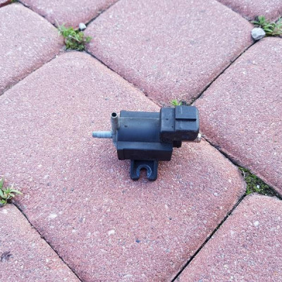 Elektrozawór Opel Astra H OPC 2.0T 55557829