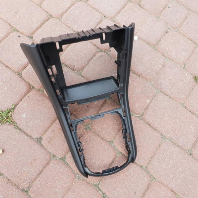 Półka osłona plastik tunelu Opel Astra K V