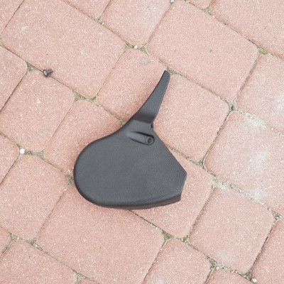 Obudowa osłona fotela Opel Astra K V 13485327