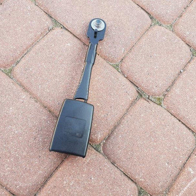 Zapinka pasa fotela Opel Astra J IV 13368929