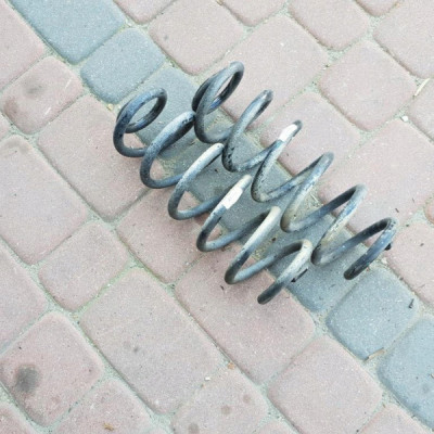 Sprężyna tył tylna ozn. AAVD Opel Astra K V 5