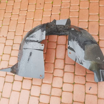 Nadkole przód przednie Opel Zafira C 13301572